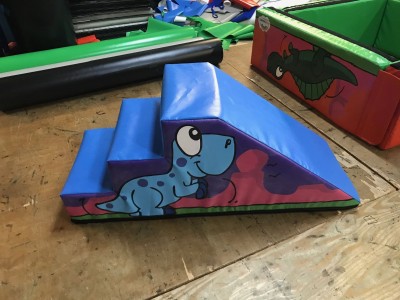 DINOSAUR Slide Step 125cm x 45cm x 45cm