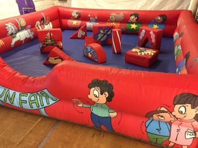 Funfair  Inflatable surround  + Folding Mats 