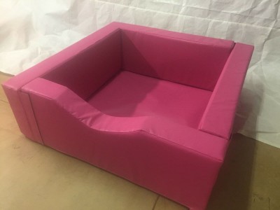 PINK  Ball Pond with dip at front  4.6ft  x 4