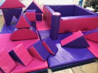 Pink  / Purple 15 Piece Soft Play Set, Ball P