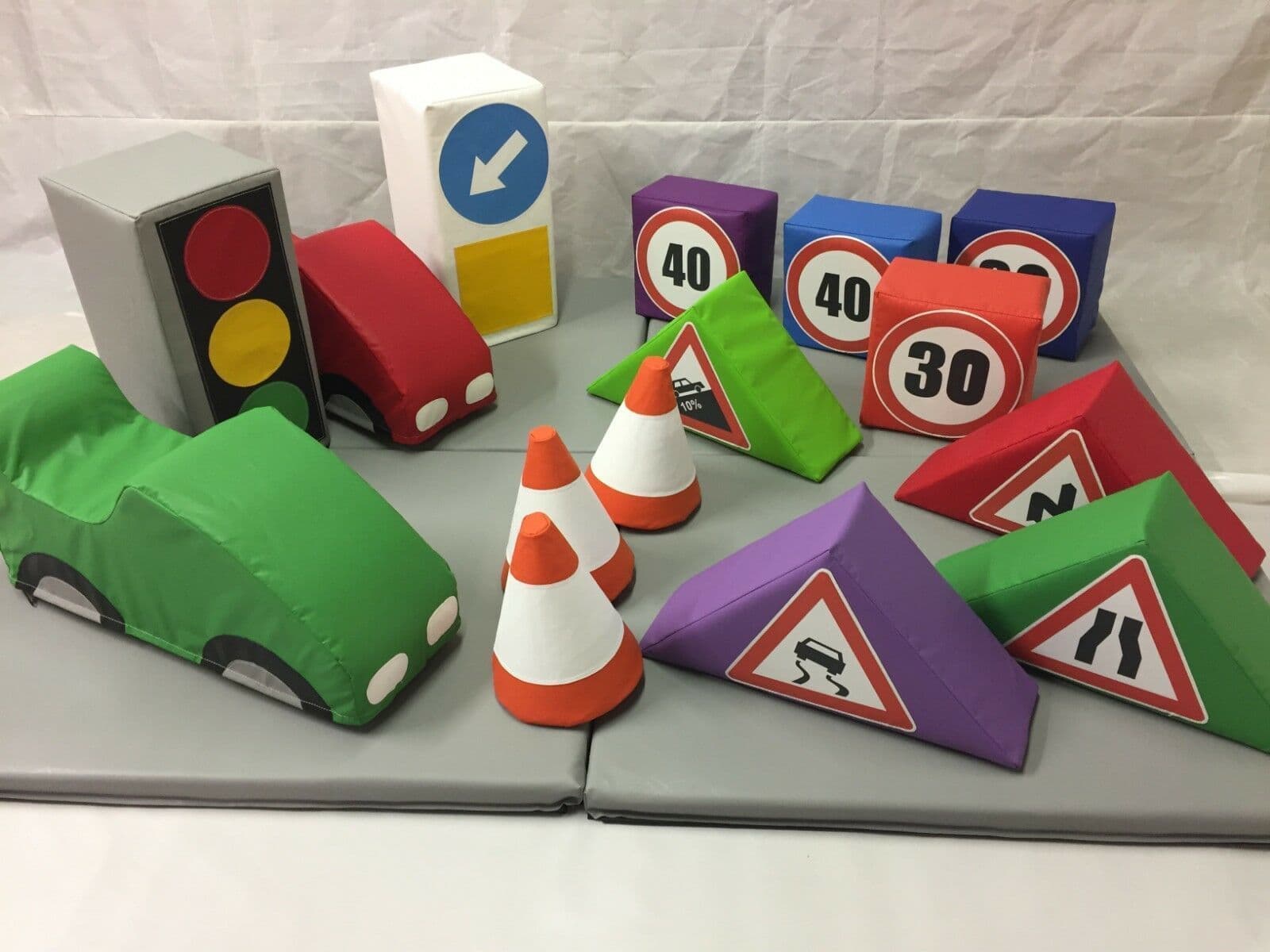 15 Set TRAFFIC/ ROAD